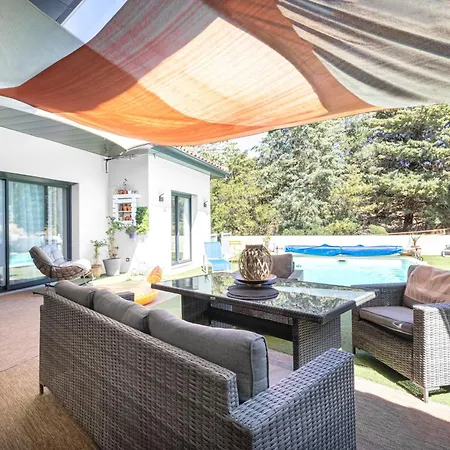 ゲストハウス Les Garrigues Ensoleillees