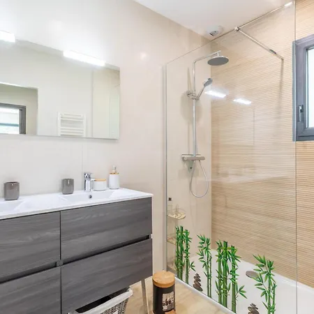 Les Garrigues Ensoleillees