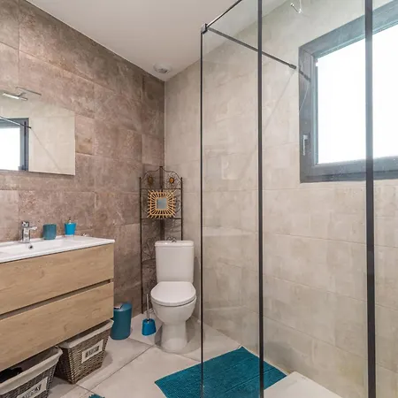 Les Garrigues Ensoleillees